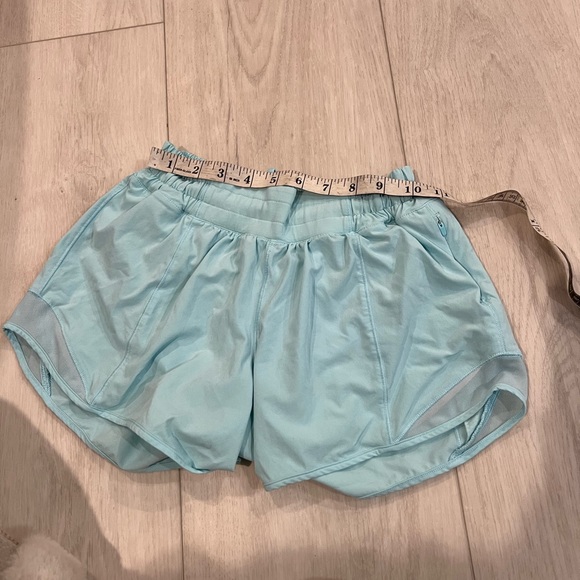 Lululemon icing blue shorts size 4 tall - Picture 5 of 6